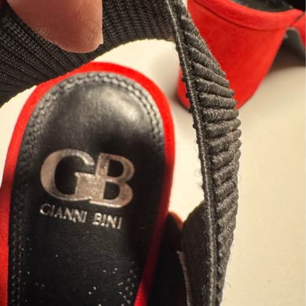Gianni Bini Red Suede Slingback Block Heels - Picture 4 of 7